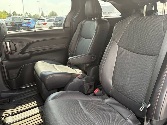 Certified 2025 Toyota Sienna Limited AWD/4WD image 17