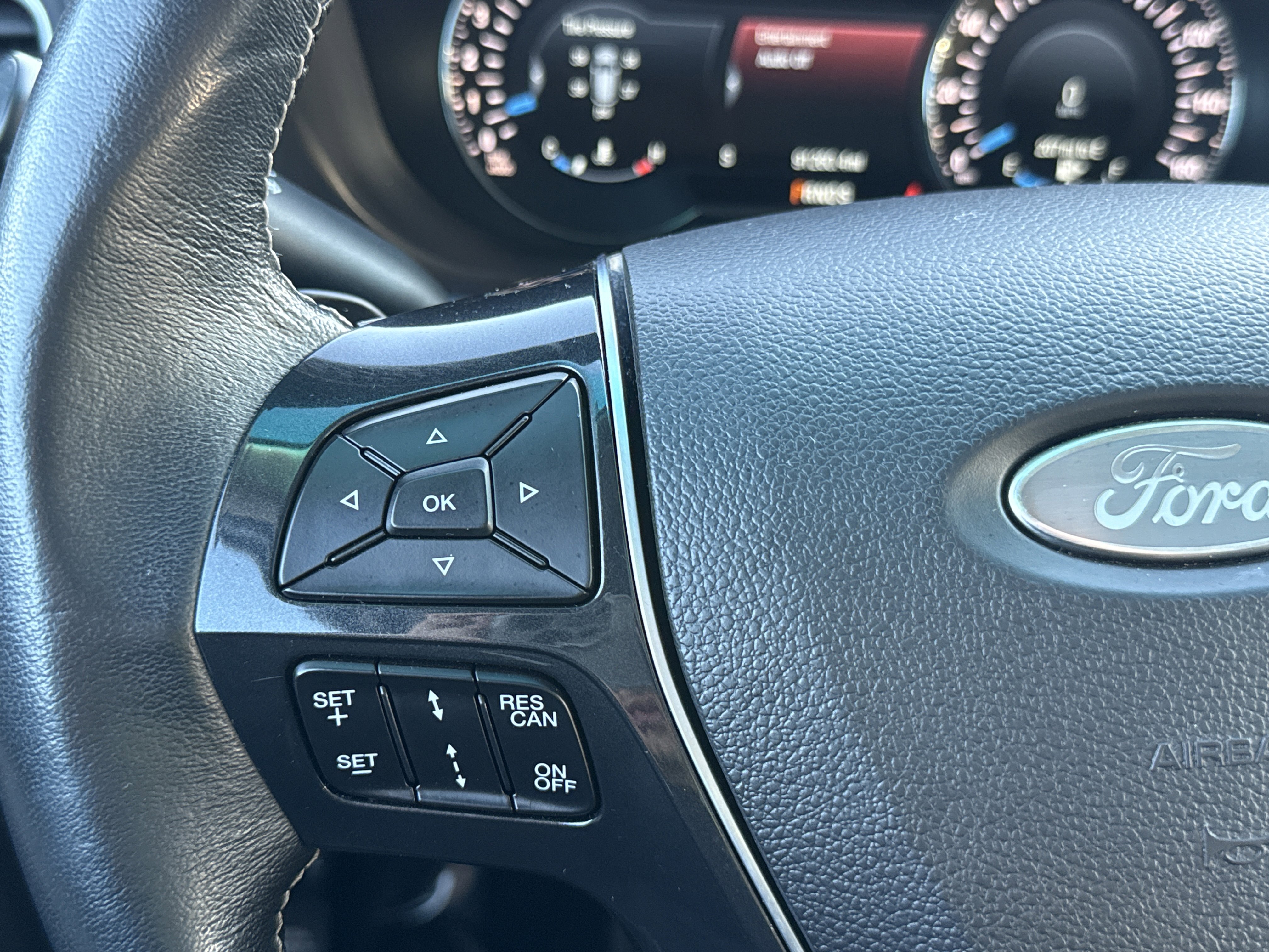 Used 2016 Ford Explorer Platinum image 18