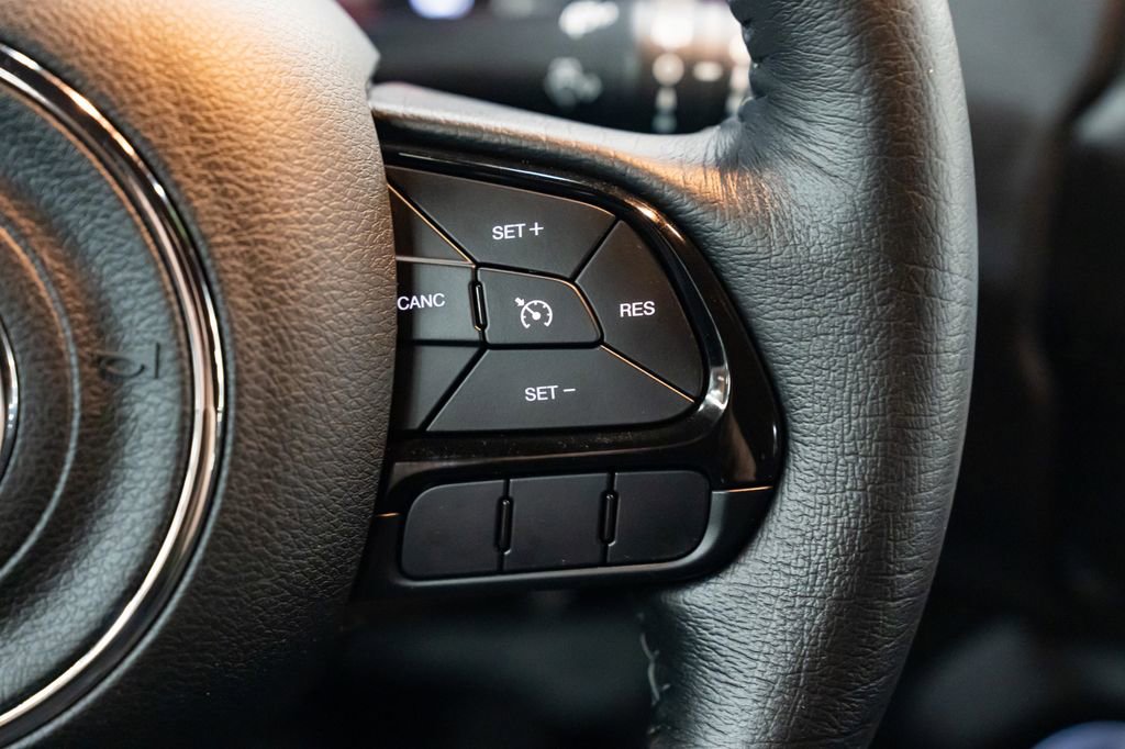 Used 2022 Jeep Renegade Altitude w/ Convenience Group image 15