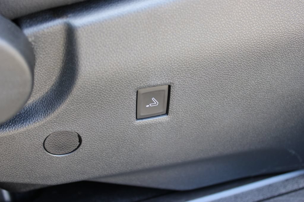 Used 2024 Chevrolet Traverse RS AWD/4WD image 43