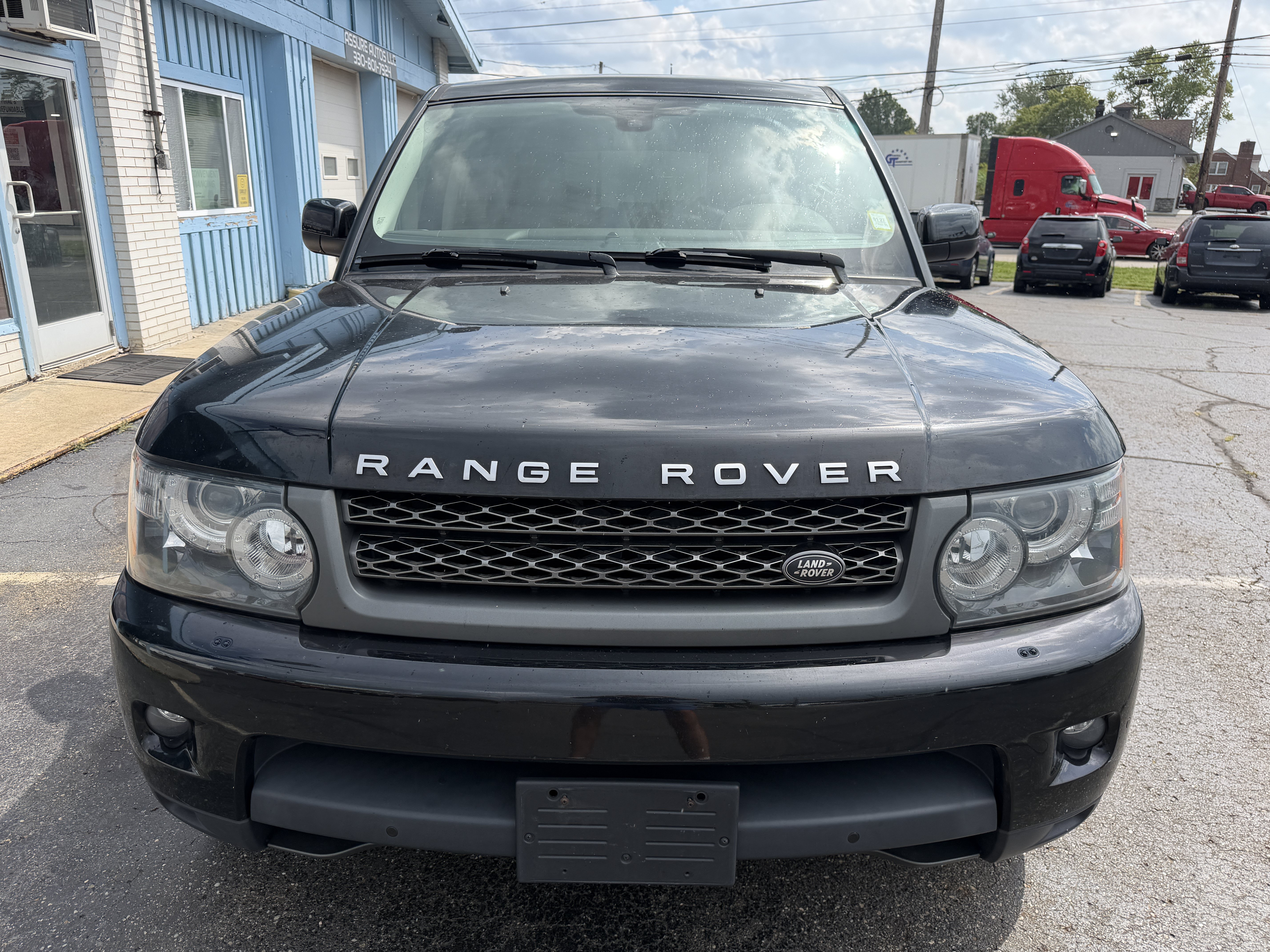 Used 2011 Land Rover Range Rover Sport HSE LUX AWD/4WD image 8