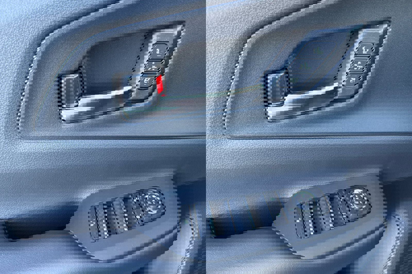 New 2026 Toyota Prius Plug-In Hybrid image 12