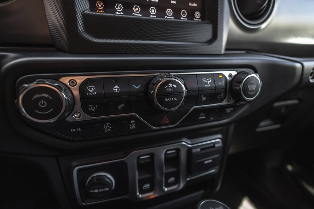 Used 2022 Jeep Wrangler Sport AWD/4WD image 14