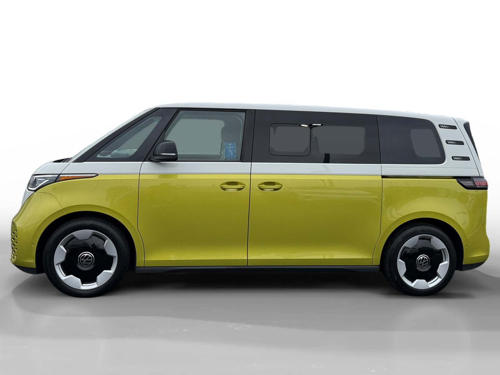 Certified 2025 Volkswagen ID. Buzz Pro S Plus AWD/4WD image 2