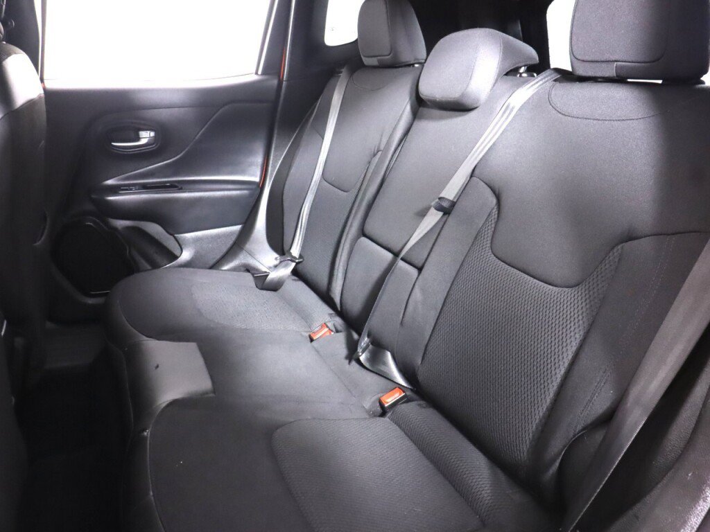 Used 2019 Jeep Renegade Altitude w/ Quick Order Package 2XM FWD image 32