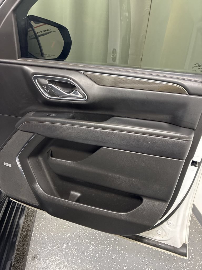 Used 2023 GMC Yukon XL AT4 w/ AT4 Premium Package AWD/4WD image 38