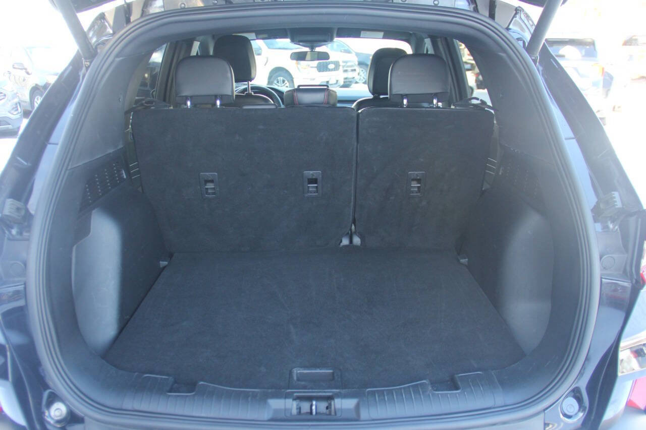 Certified 2025 Ford Escape ST-Line Select AWD/4WD image 10