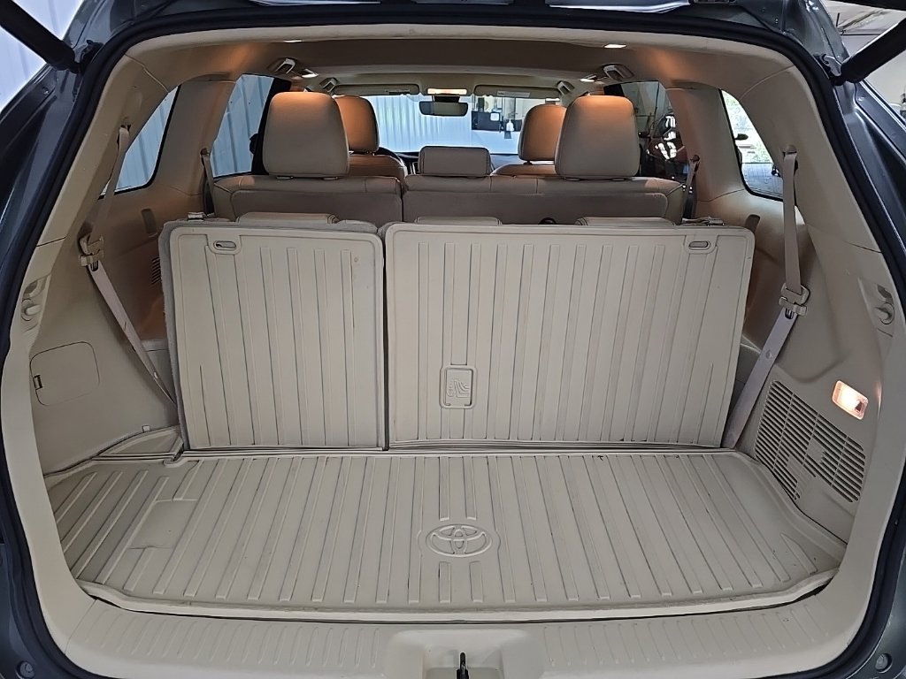 Used 2017 Toyota Highlander XLE AWD/4WD image 15