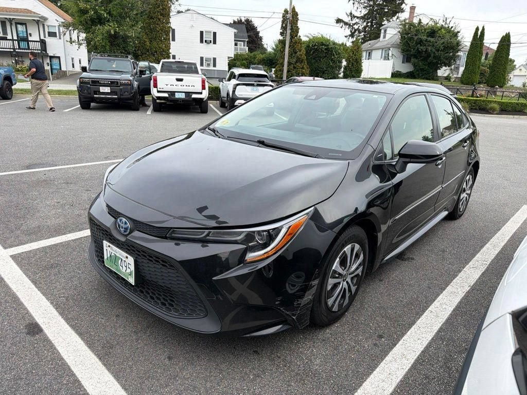Used 2022 Toyota Corolla LE FWD image 1