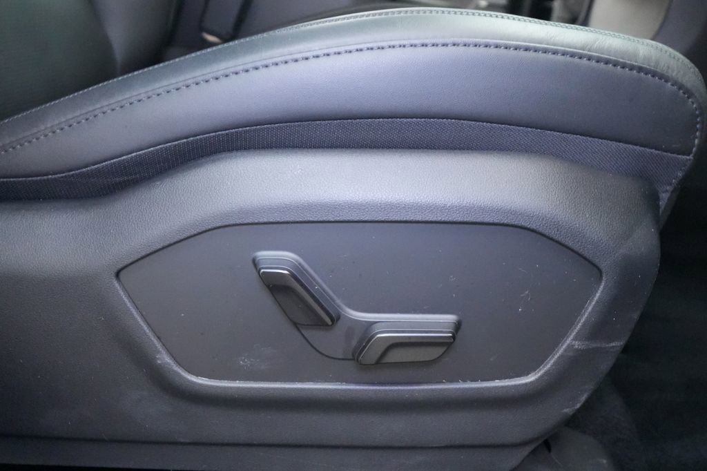 Used 2025 Hyundai Santa Fe Calligraphy image 39