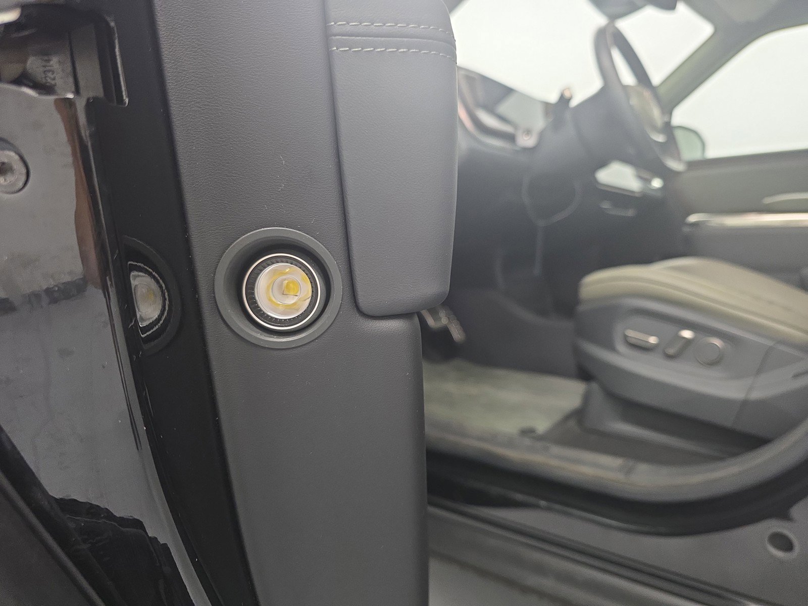 Used 2023 Rivian R1T Adventure AWD/4WD image 30