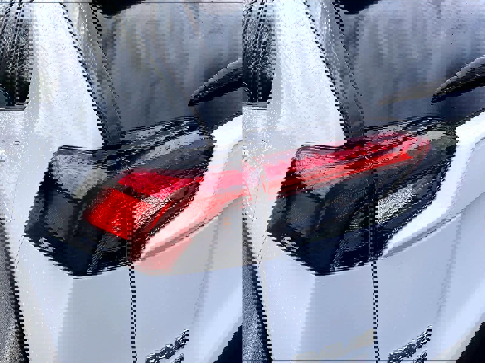 Used 2025 Toyota RAV4 XLE AWD/4WD image 34