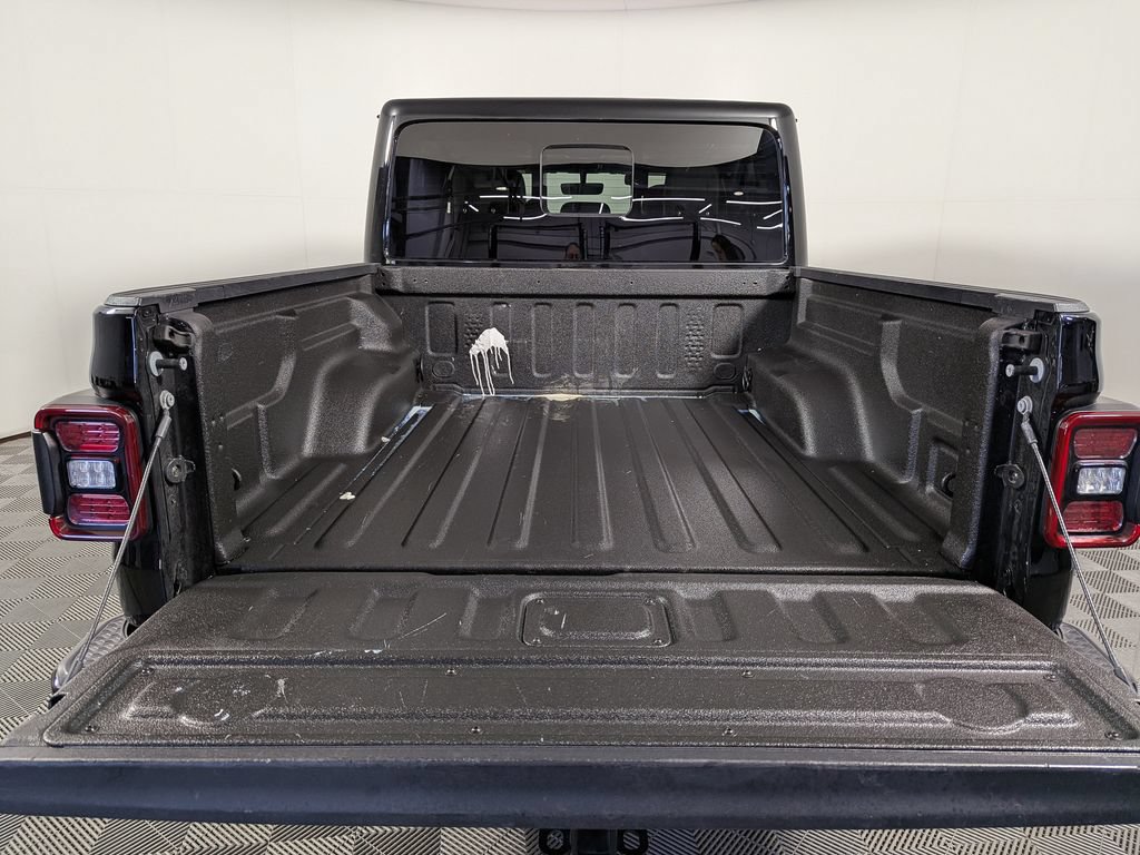 Used 2023 Jeep Gladiator Overland AWD/4WD image 7