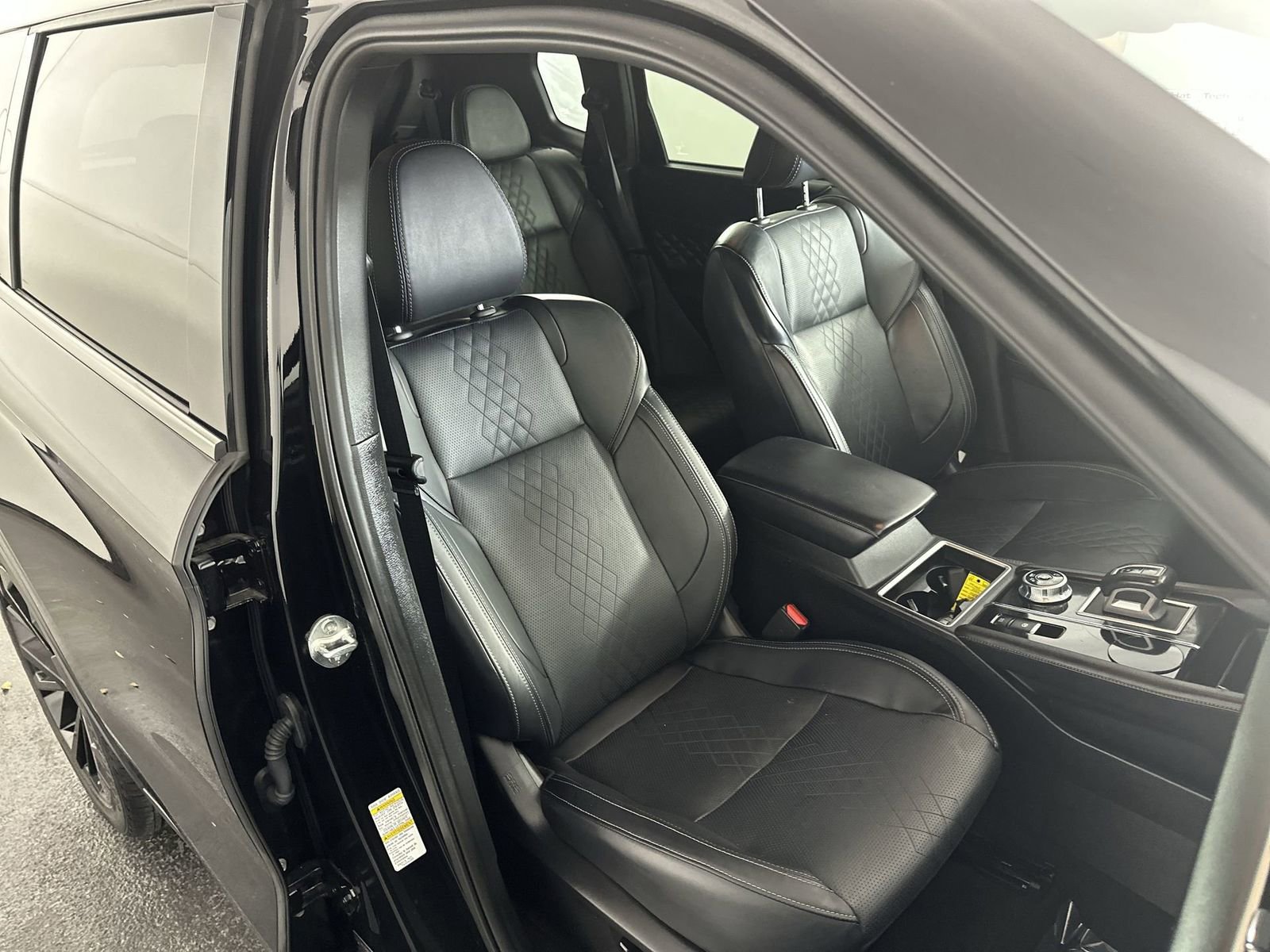 Used 2024 Mitsubishi Outlander SEL Black Edition image 31