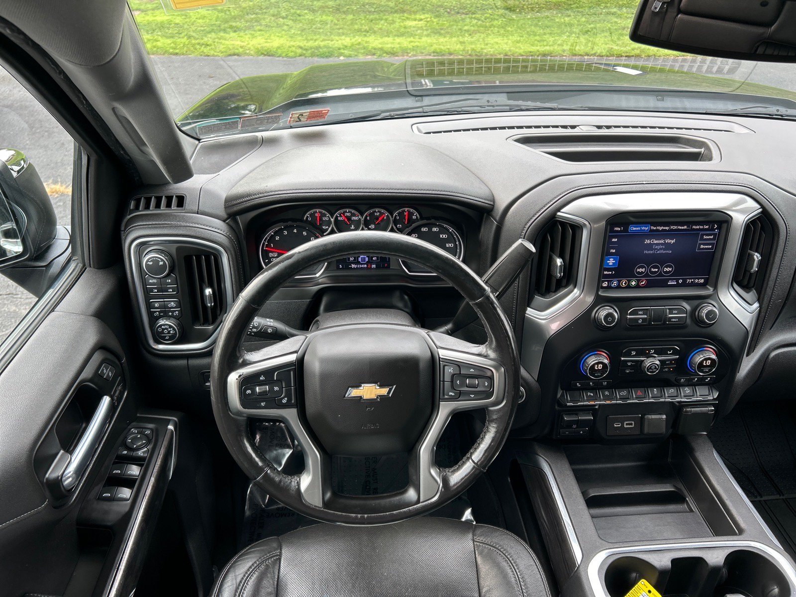 Used 2019 Chevrolet Silverado 1500 LTZ w/ LTZ Plus Package AWD/4WD image 2