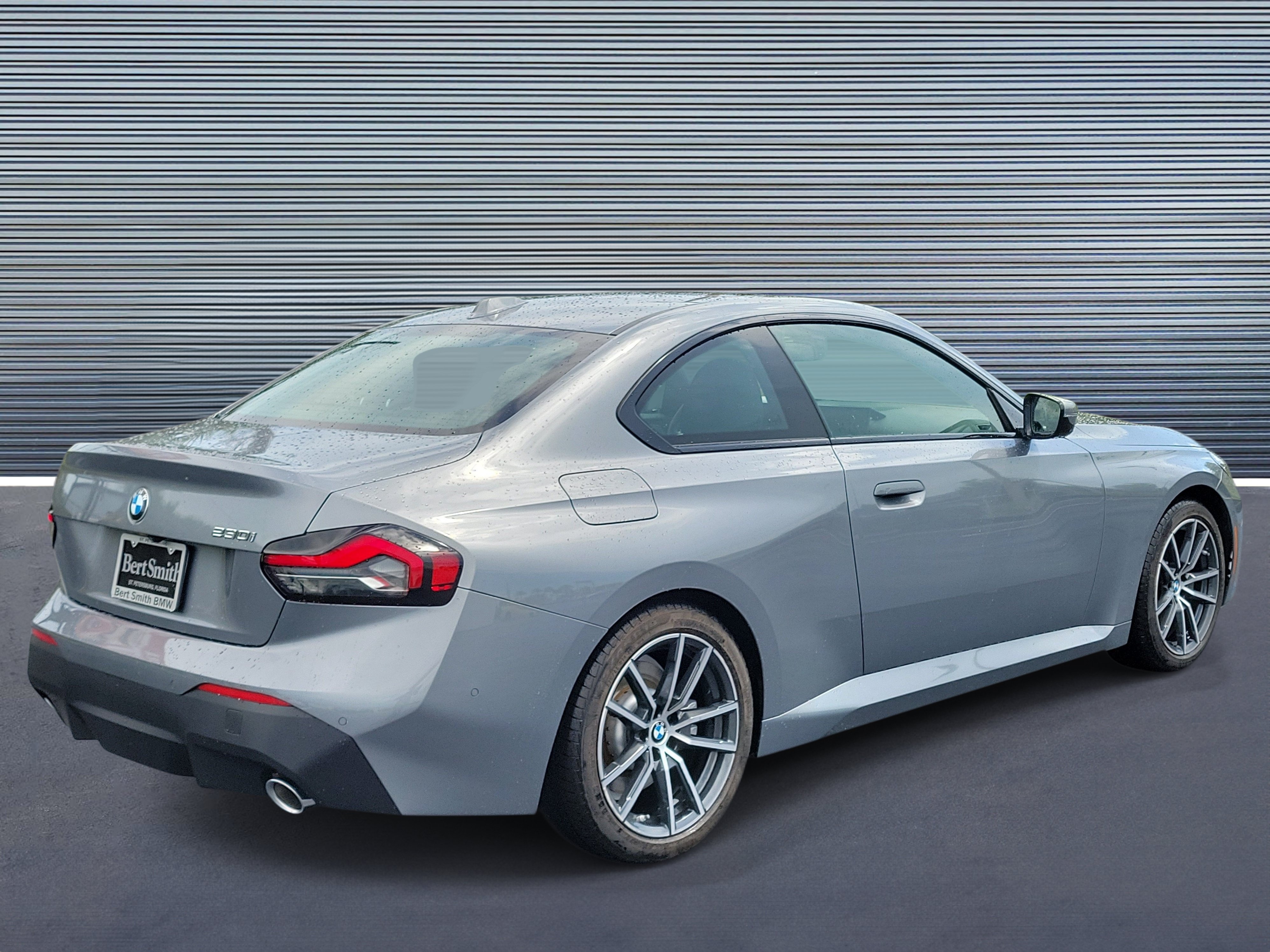 Used 2025 BMW 230i Coupe RWD image 3