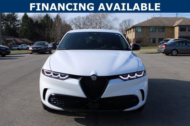 Used 2025 Alfa Romeo Tonale w/ Premium Package image 3