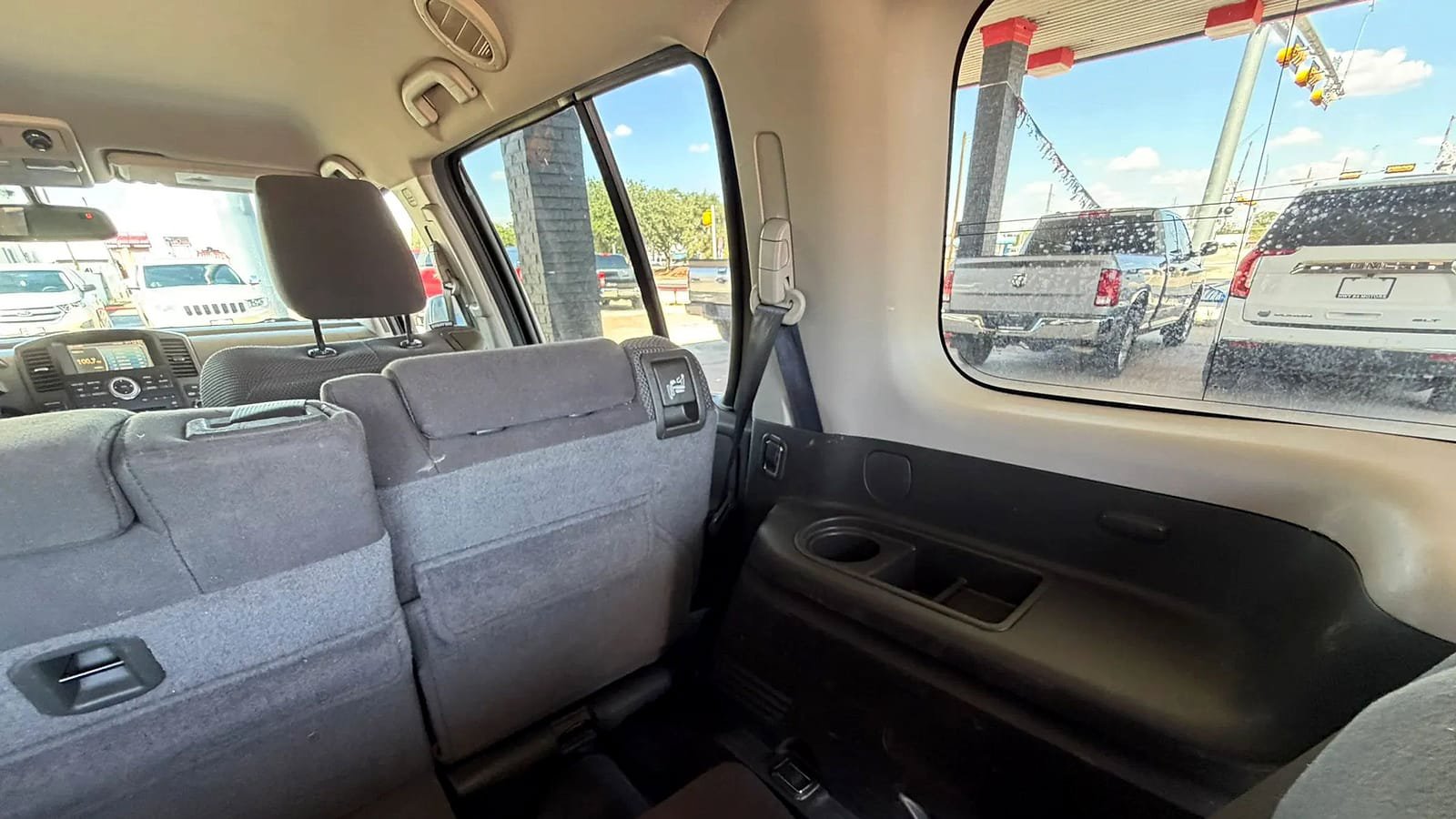 Used 2011 Nissan Pathfinder SV RWD image 14