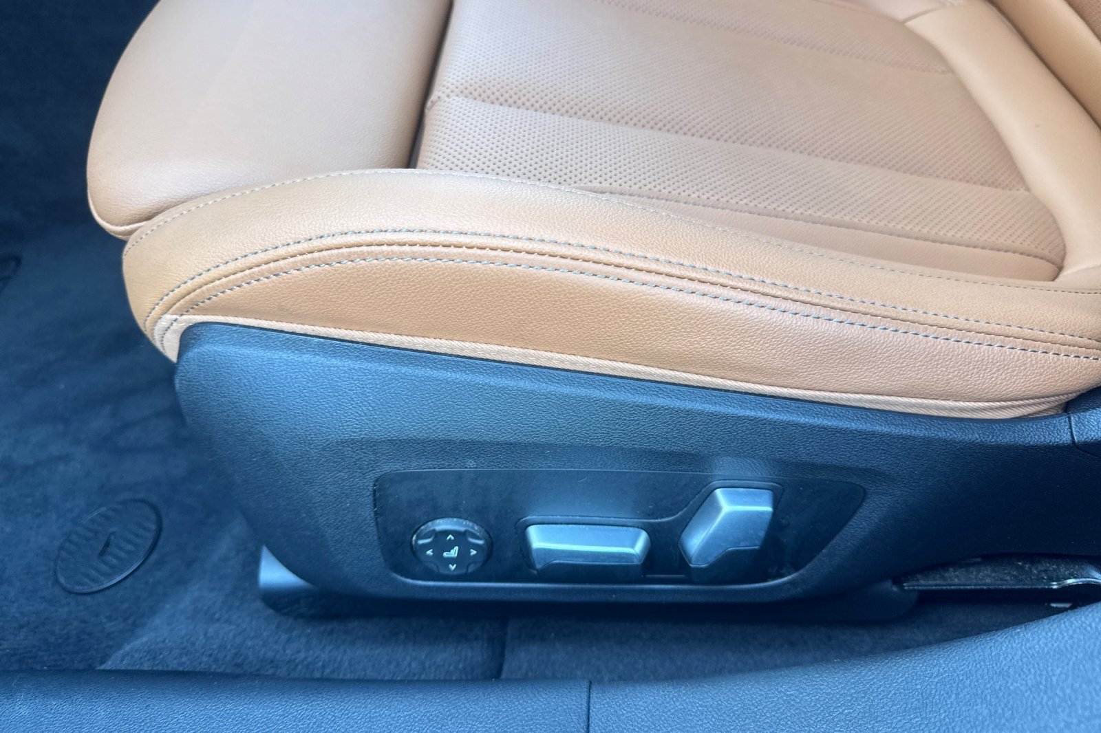 Certified 2023 BMW i4 eDrive35 w/ Premium Package RWD image 14