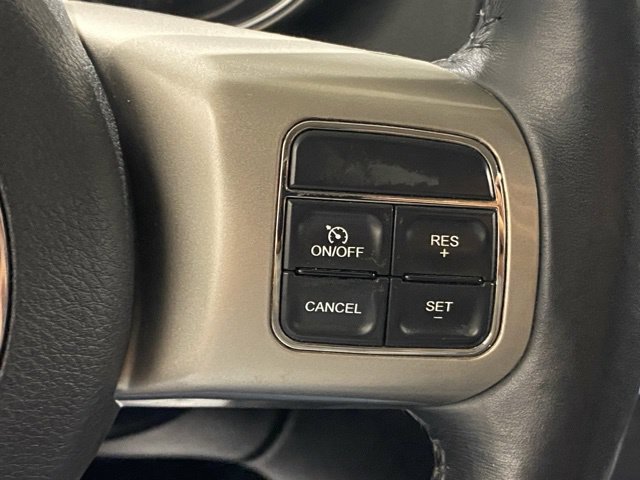 Used 2013 Jeep Grand Cherokee Limited w/ Trailer Tow Group IV AWD/4WD image 42