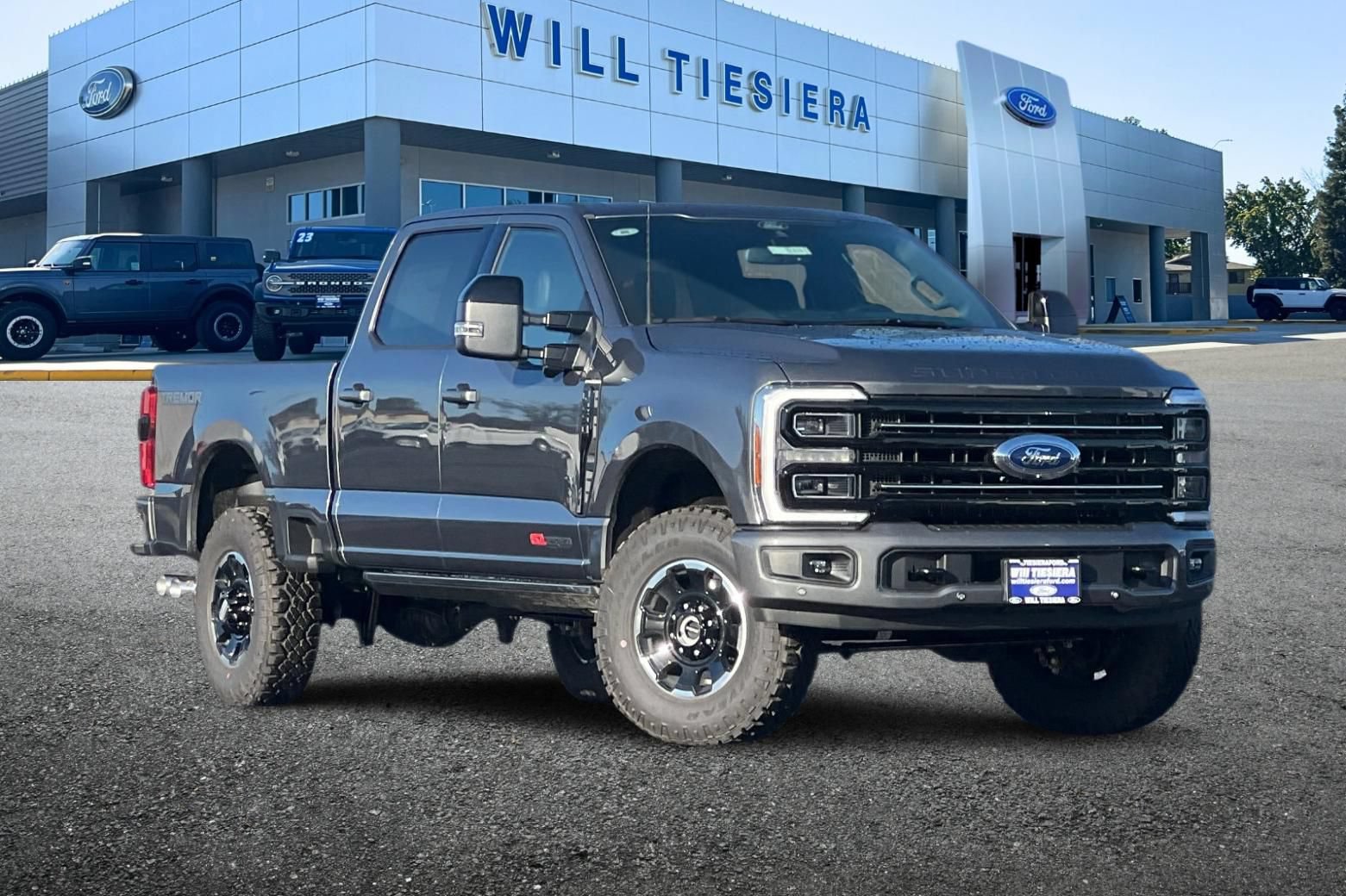 New 2026 Ford F250 Platinum w/ Tremor Off-Road Package AWD/4WD image 2