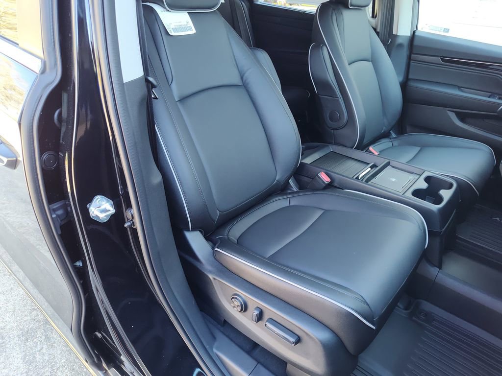 New 2026 Honda Odyssey Touring image 13