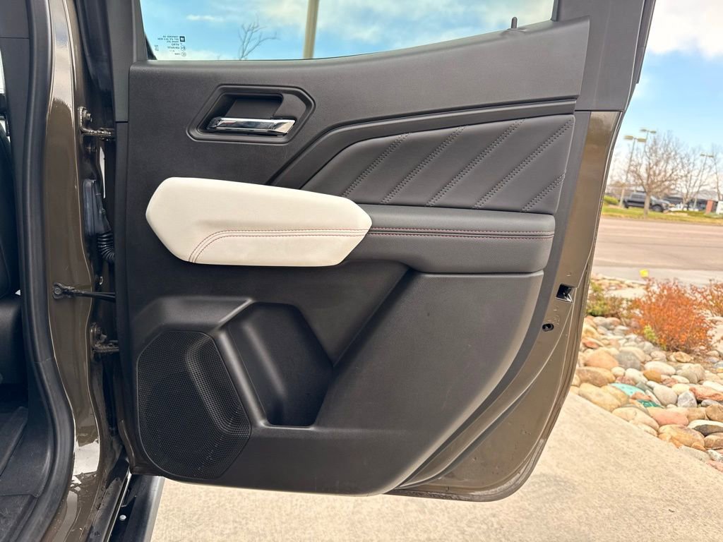 Used 2024 GMC Canyon AT4X AWD/4WD image 30
