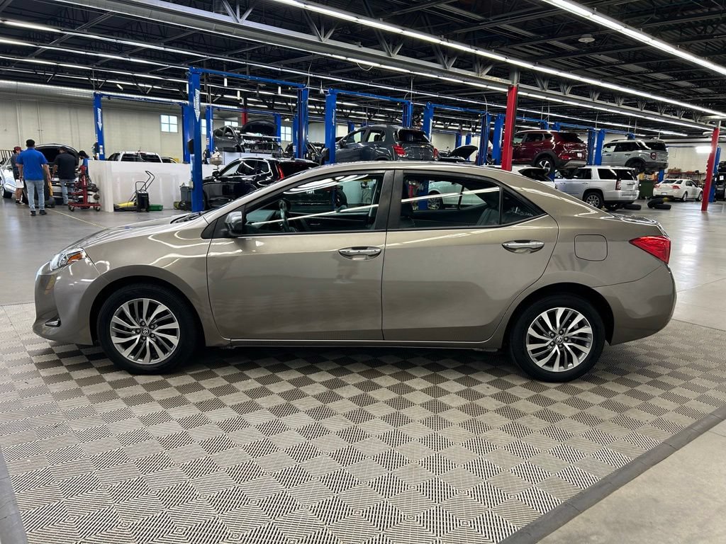 Used 2018 Toyota Corolla XLE w/ Carpet Mat Package (TMS) FWD image 8