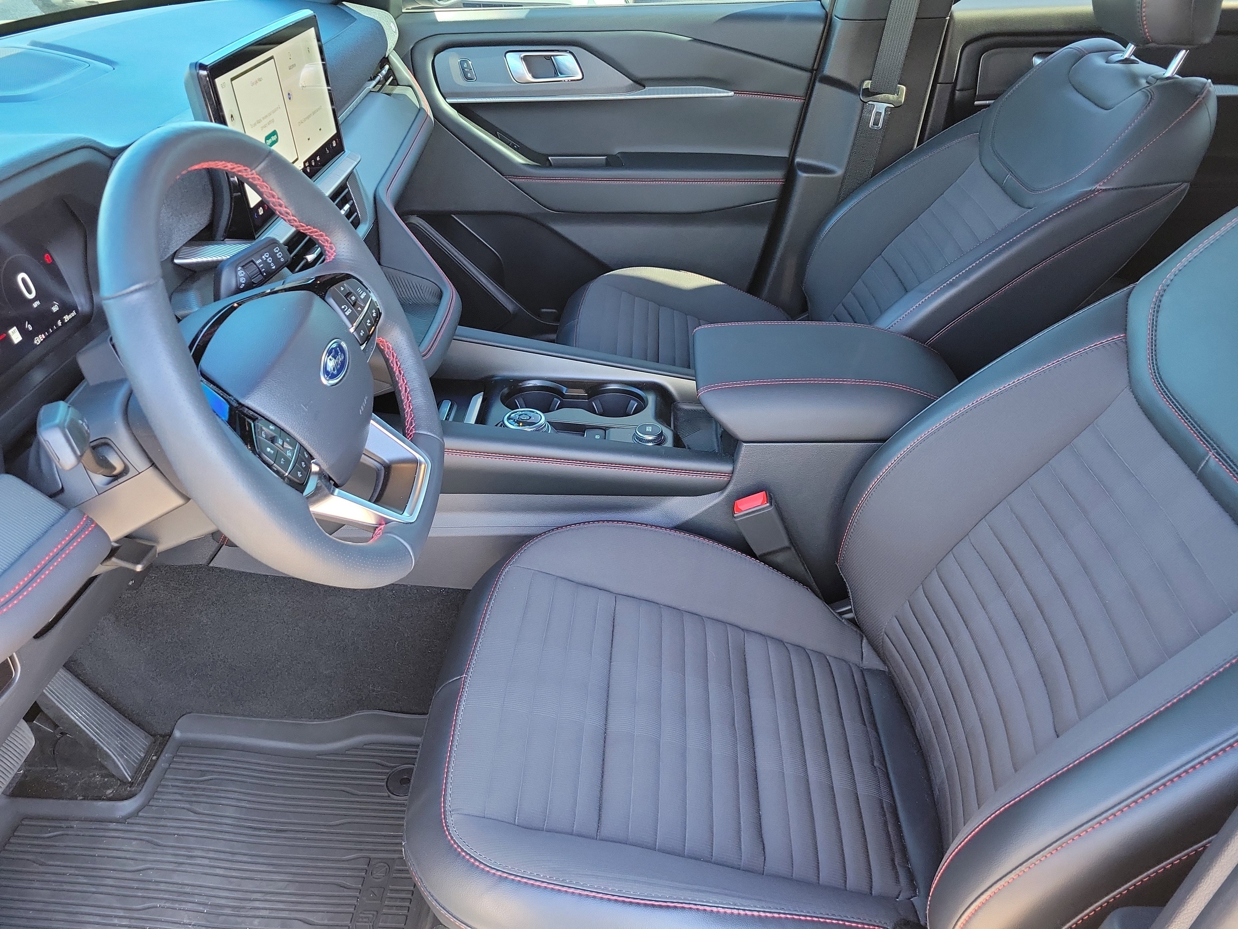 Used 2025 Ford Explorer ST-Line AWD/4WD image 9