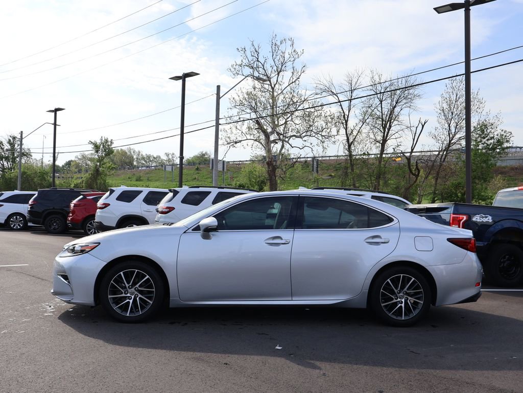 Used 2018 Lexus ES 350 w/ Luxury Package w/Wood Trim FWD image 4