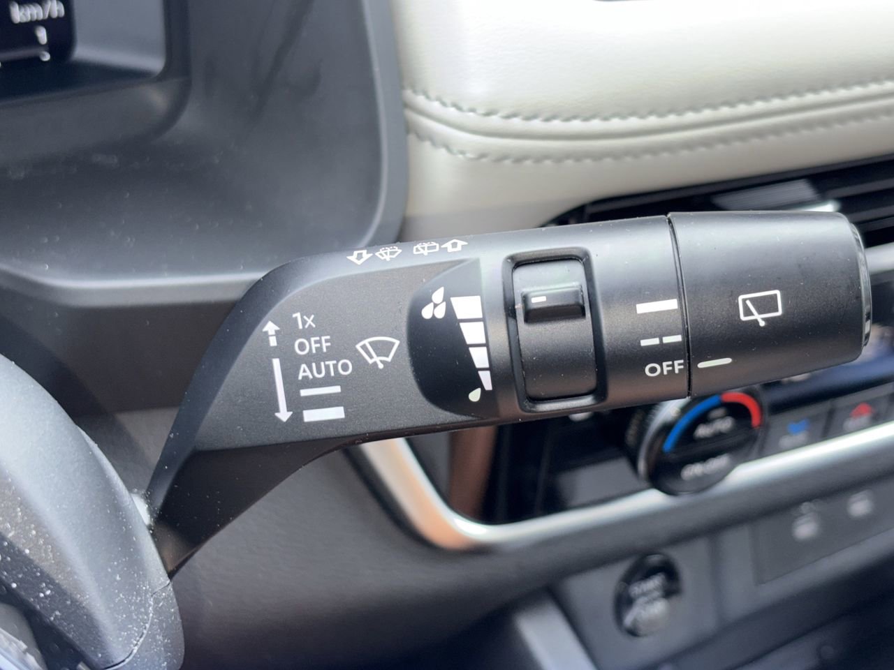 Certified 2025 Nissan Rogue SL w/ Tech Package FWD image 25