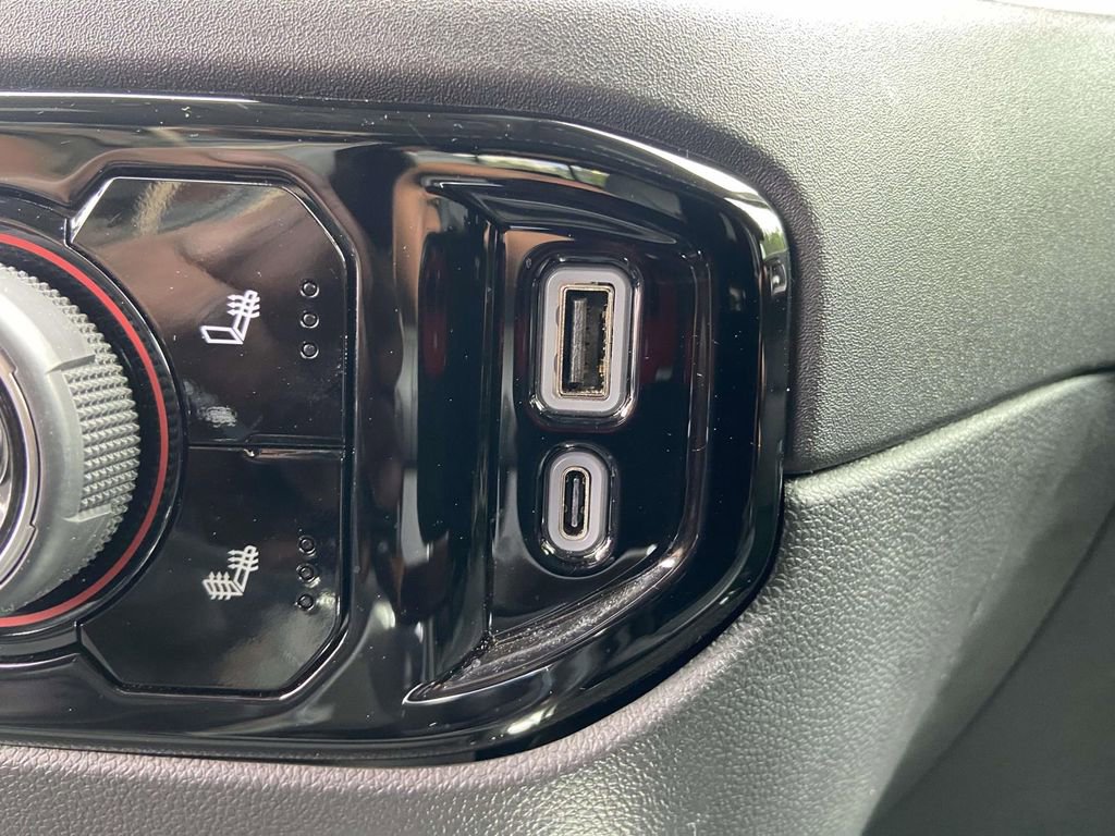 Used 2023 Chevrolet Silverado 1500 RST AWD/4WD image 31