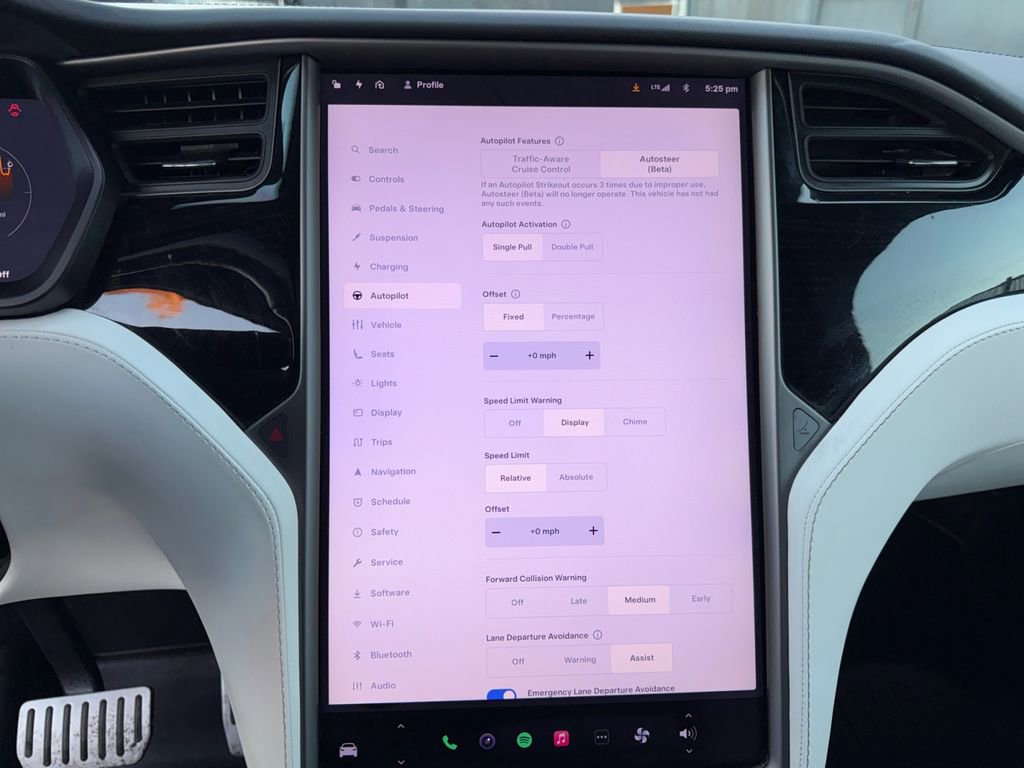 Used 2021 Tesla Model X Long Range image 16