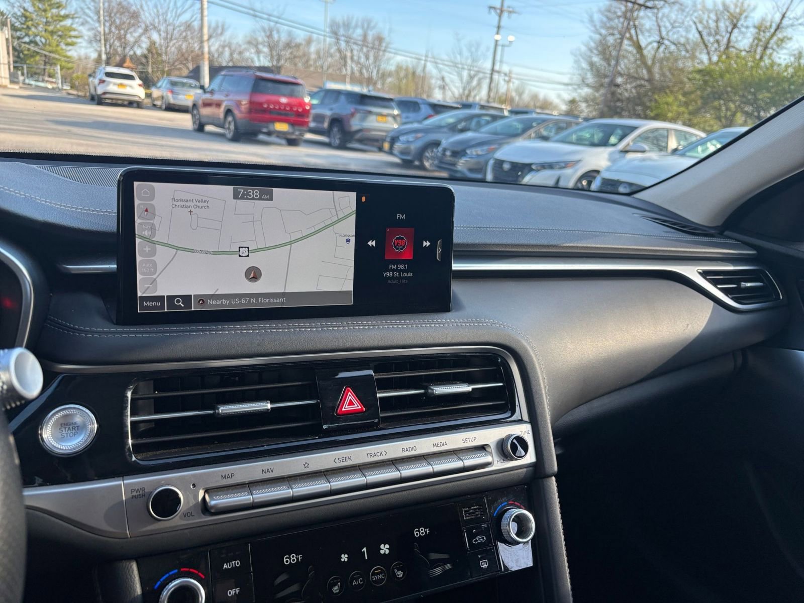 Used 2025 Genesis G70 2.5T image 35