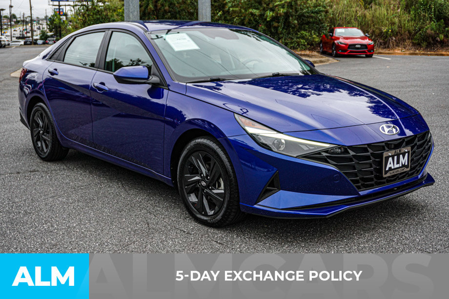 Used 2023 Hyundai Elantra Blue w/ Preferred Accessory Package FWD image 3