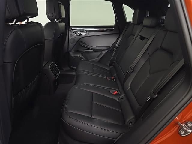 Certified 2025 Porsche Macan AWD/4WD image 15