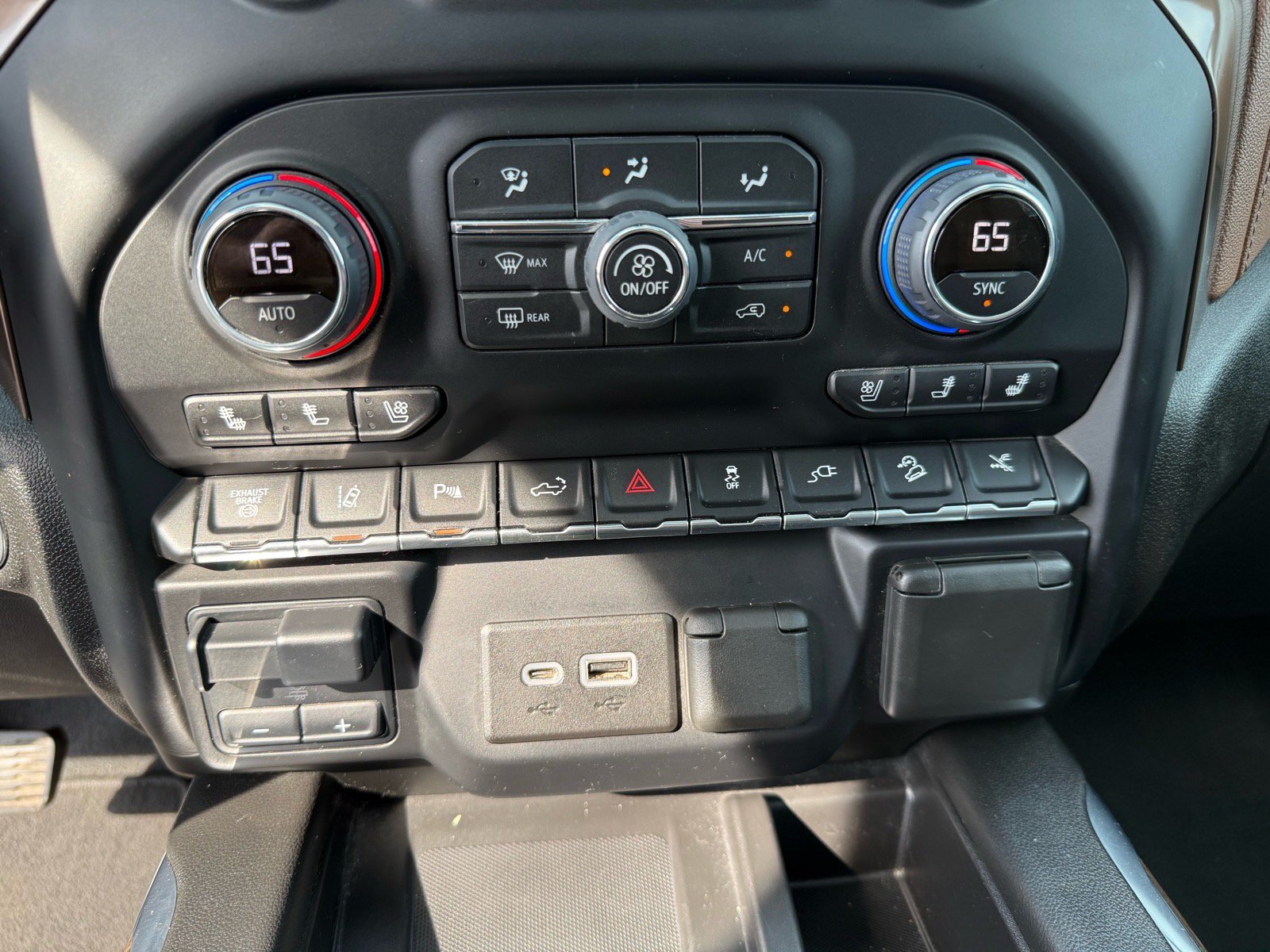 Used 2022 Chevrolet Silverado 2500 High Country w/ Z71 Off-Road Package AWD/4WD image 28
