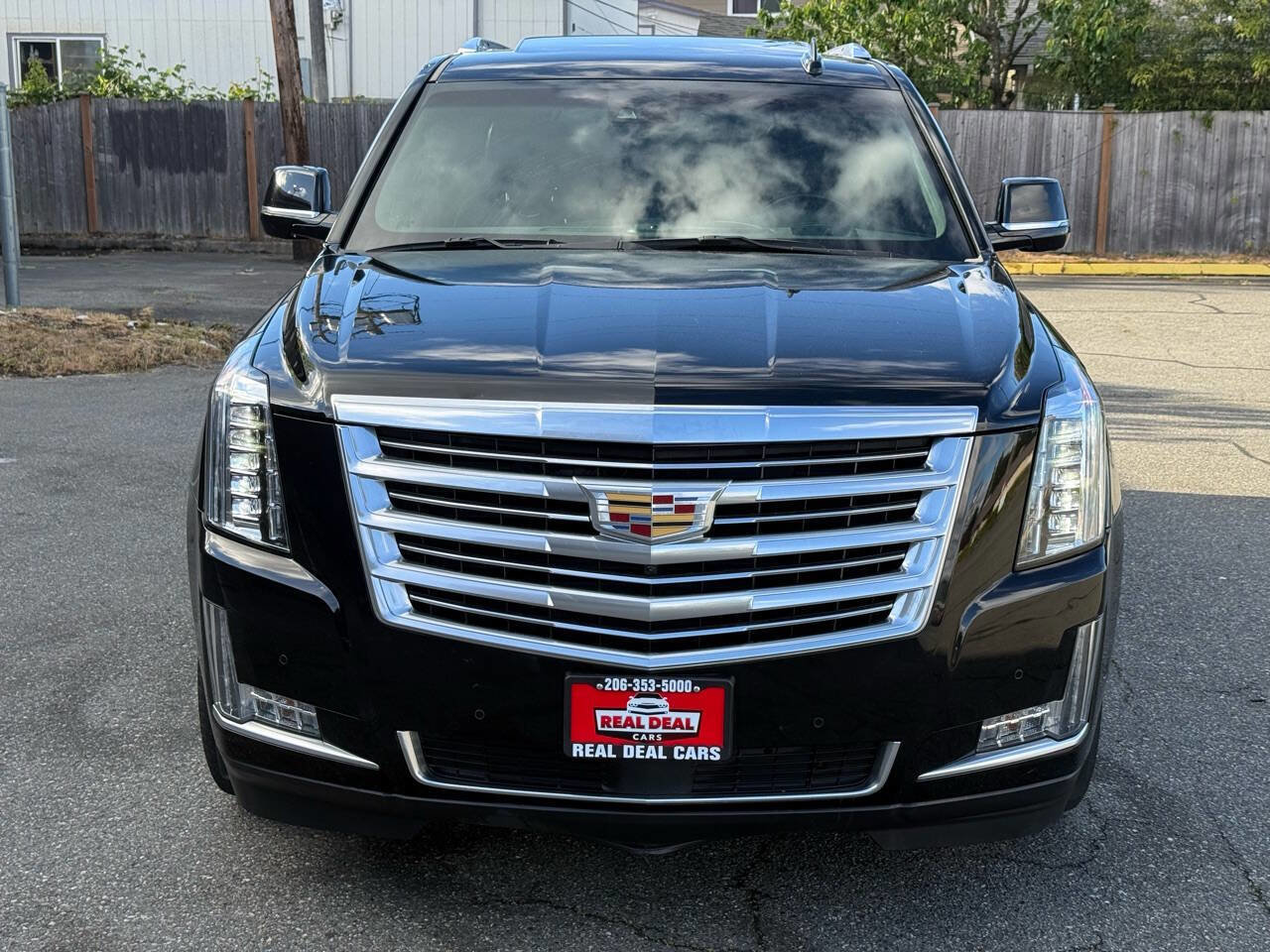Used 2016 Cadillac Escalade Platinum AWD/4WD image 2