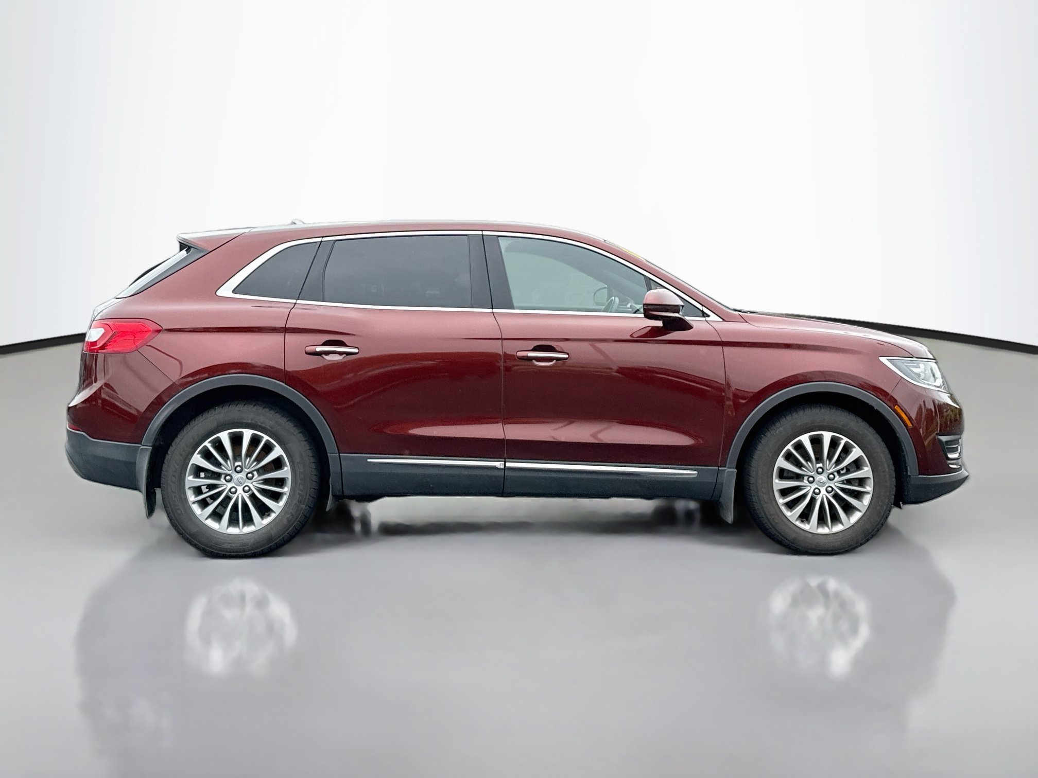 Used 2016 Lincoln MKX Select w/ Select Plus Package AWD/4WD image 7