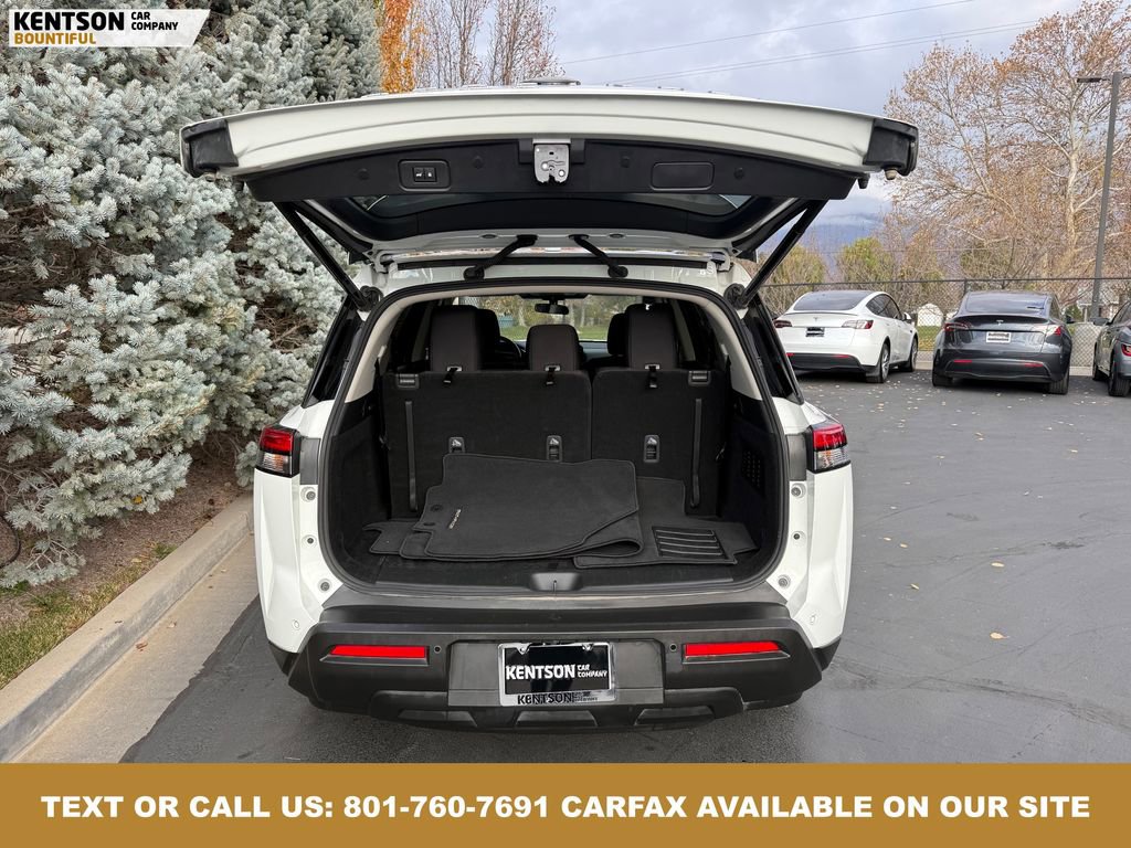 Used 2025 Nissan Pathfinder SV image 38