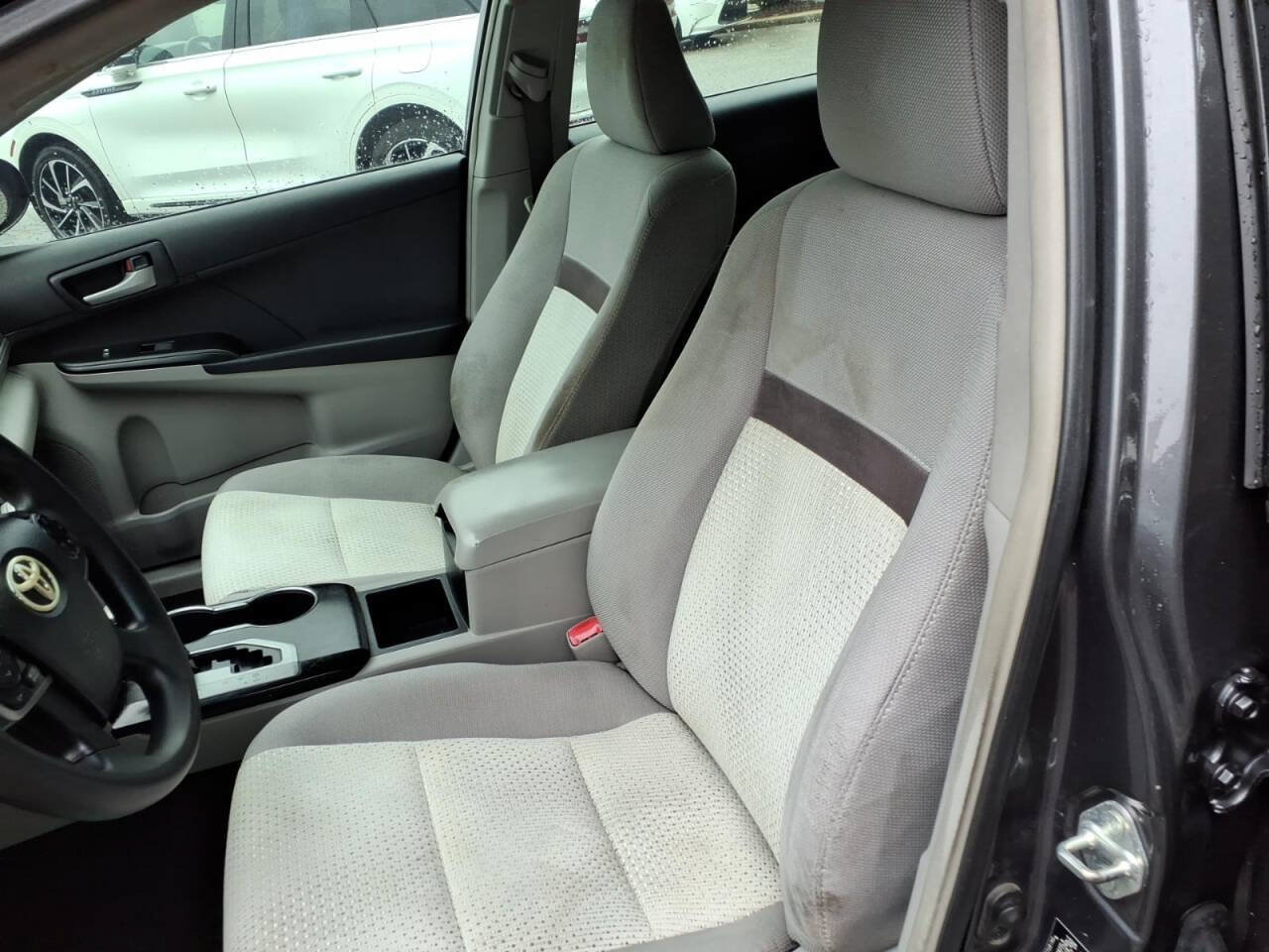 Used 2014 Toyota Camry FWD image 15