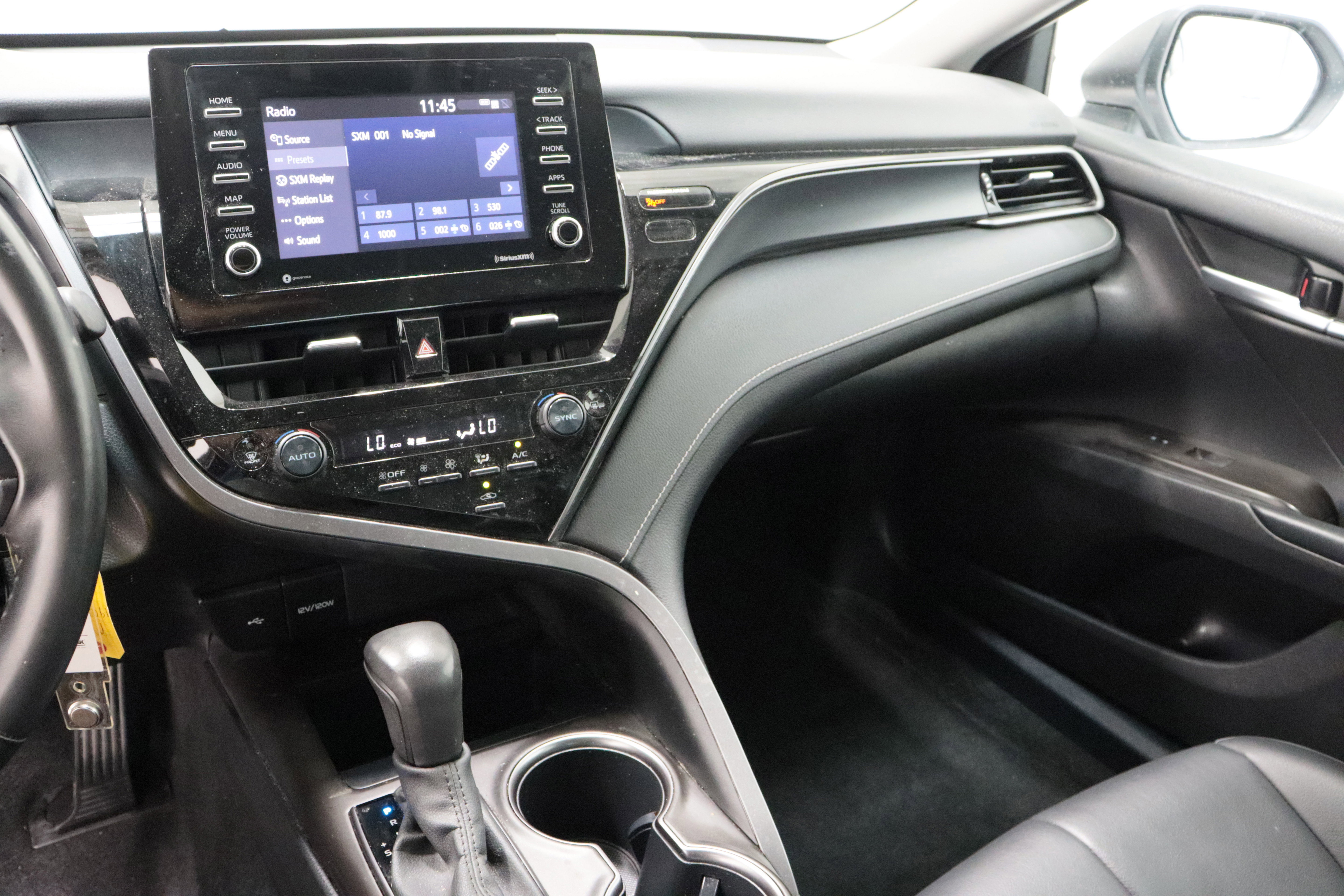 Used 2023 Toyota Camry SE image 16