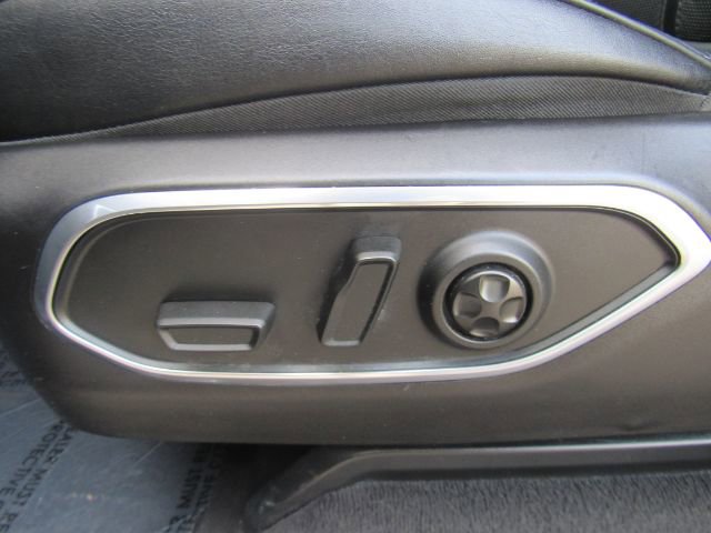 Used 2024 Jeep Wagoneer Series II w/ Flexible Seating Group image 16