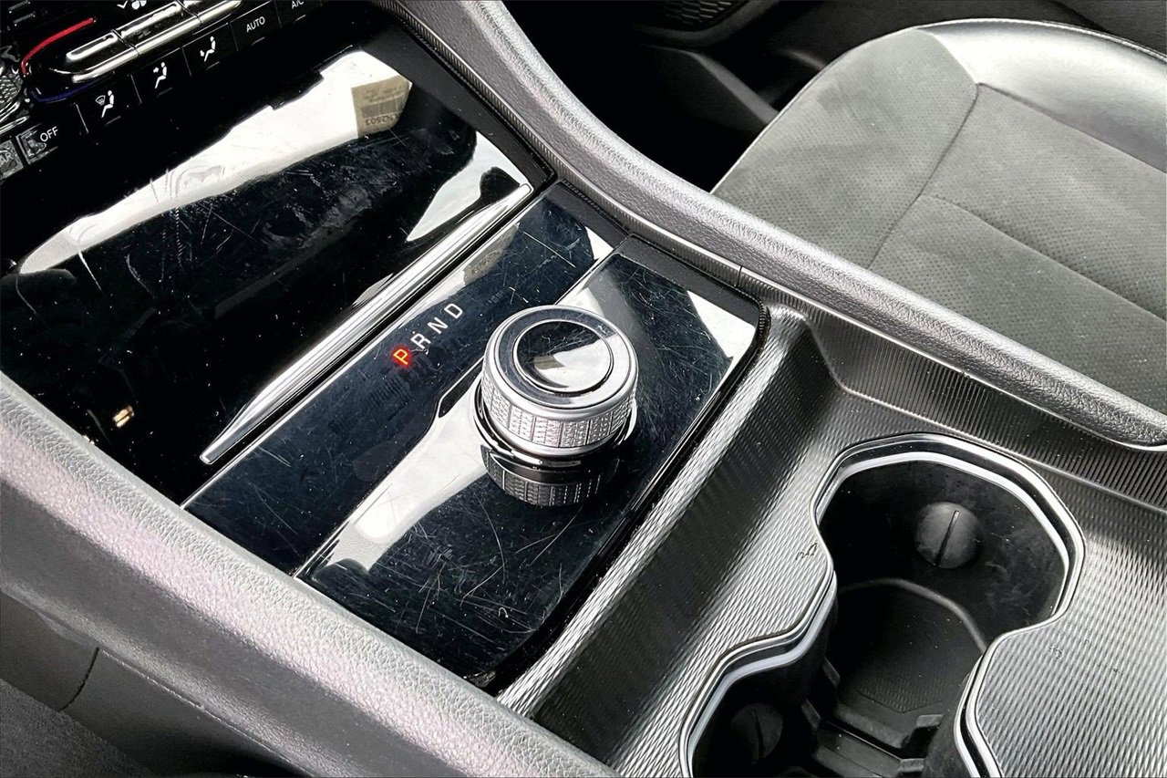 Certified 2024 Jeep Grand Cherokee L Laredo image 29