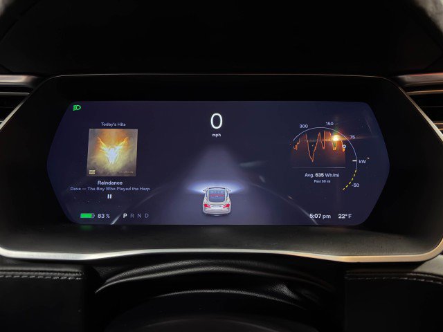 Used 2015 Tesla Model S 85 image 23