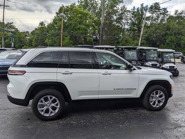 Used 2022 Jeep Grand Cherokee Limited image 9