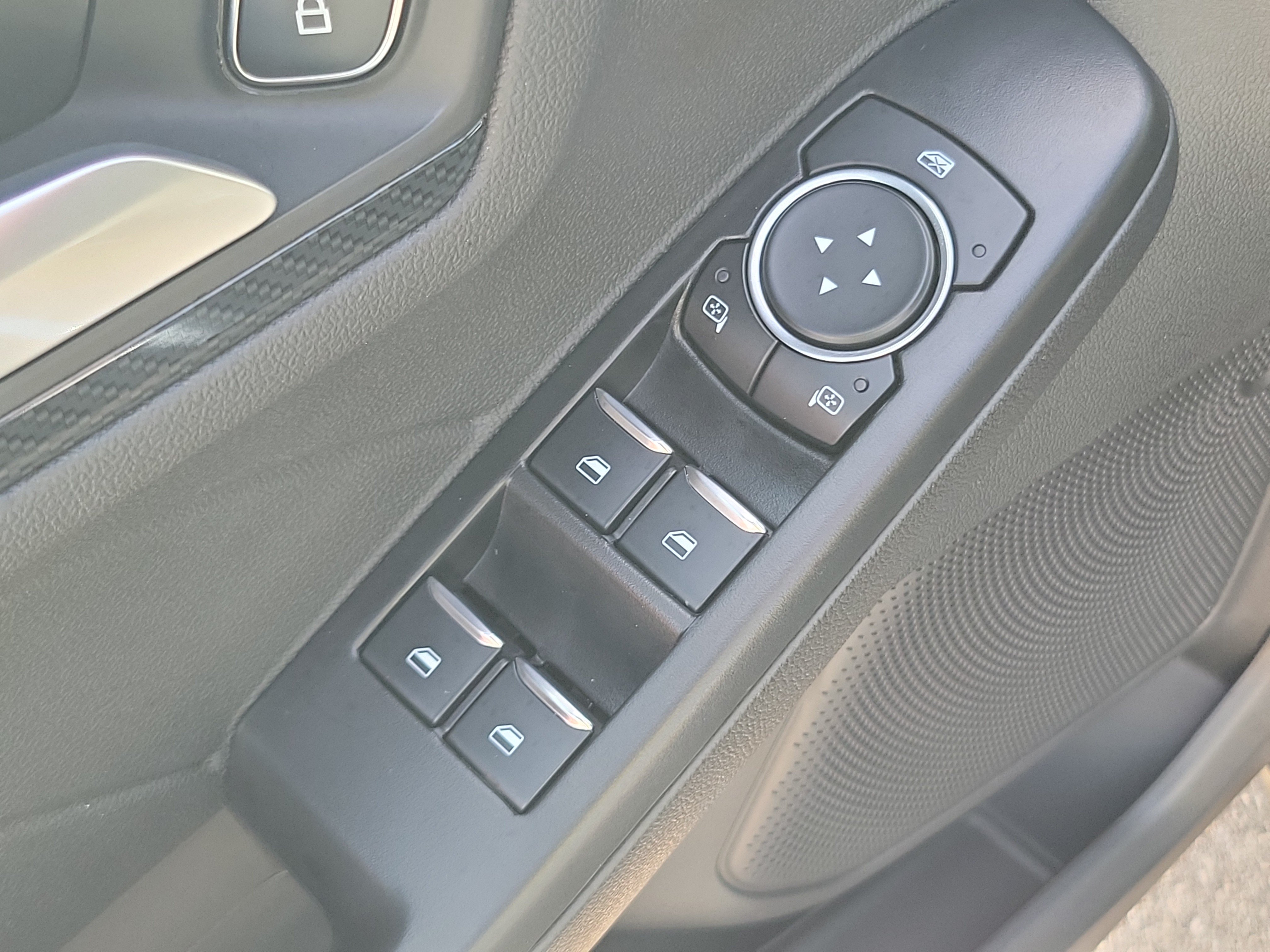 Used 2025 Ford Escape ST-Line w/ Tech Pack #1 FWD image 29