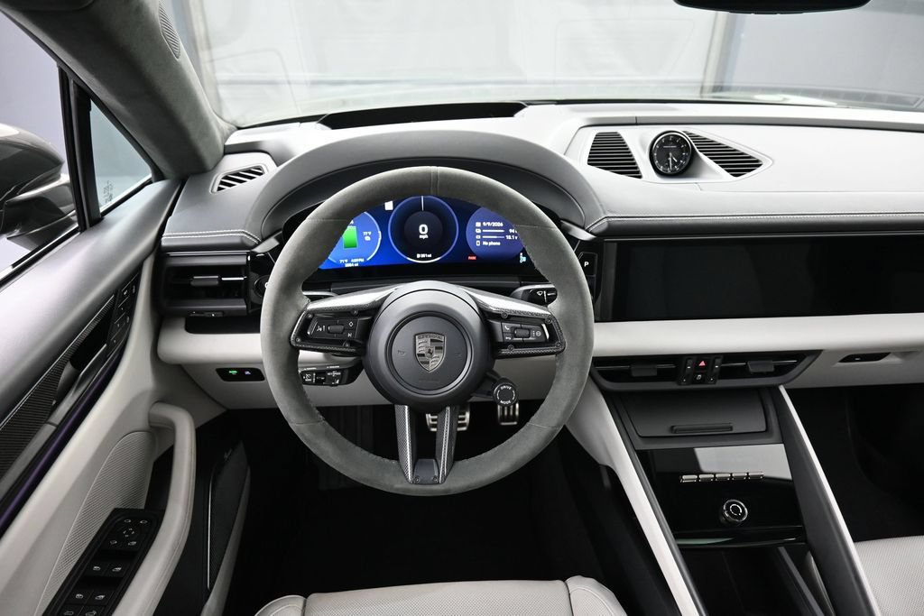 Certified 2025 Porsche Macan Turbo Electric AWD/4WD image 17