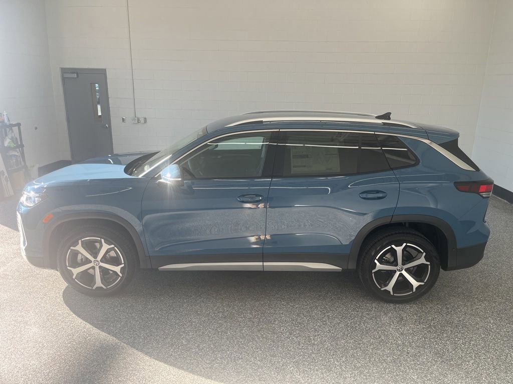 New 2026 Volkswagen Tiguan SE AWD/4WD image 2