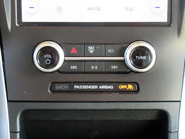 Used 2021 Ford Edge SE image 24